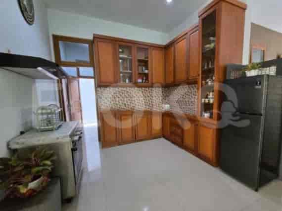 RHAS0f3, 2-Floor House in Pancoran for Sale | 6BR Furnished 4
