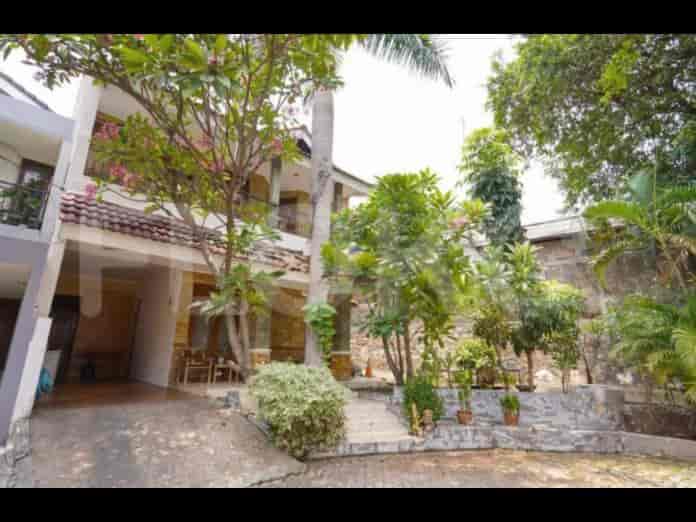 Dijual Rumah 5 BR, Luas 300 m2 di Perumahan Taman Bougenville Bekasi, Bekasi - RHAS2ef 1