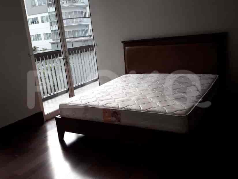Bedroom with bed.