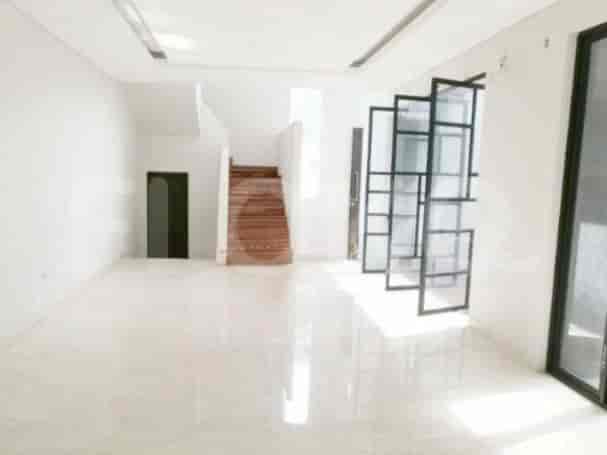 Dijual Rumah 4 BR, Luas 600 m2 di Gading Serpong - Tangerang, Gading Serpong - RHAS4b2 2