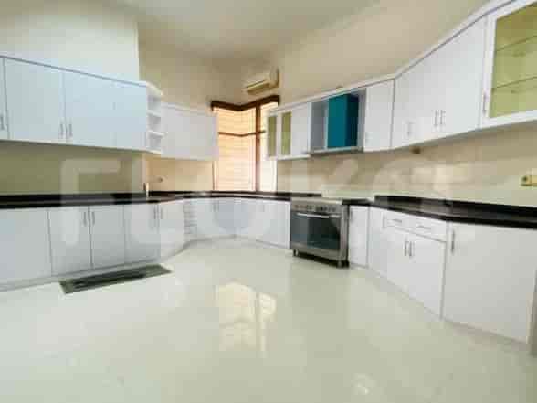 Disewakan Rumah 6 BR, Luas 600 m2 di Kuningan, Kuningan - RHA663 9