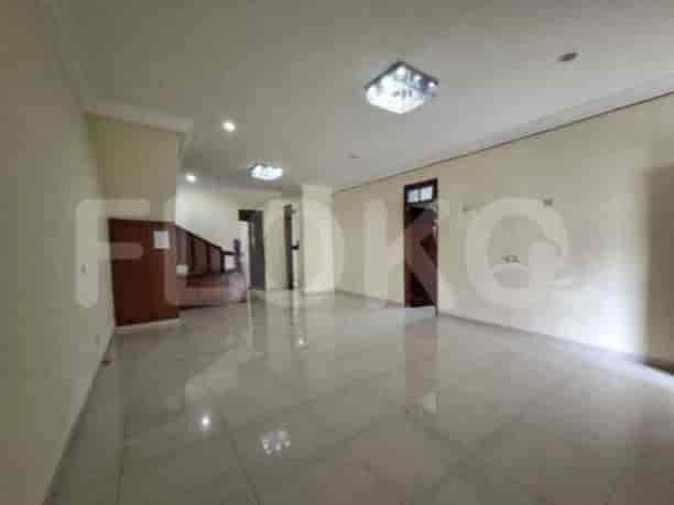 Disewakan Rumah 4 BR, Luas 300 m2 di Kebayoran Baru, Gandaria - RHA6ec 2