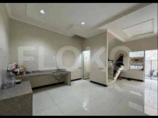 RHASb55 | House in Jakarta Barat for Sale with 3 Floors 2