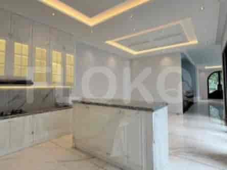 RHAS51a | House in Cilandak for Sale: 6BR, 3 Floors with Carport 5