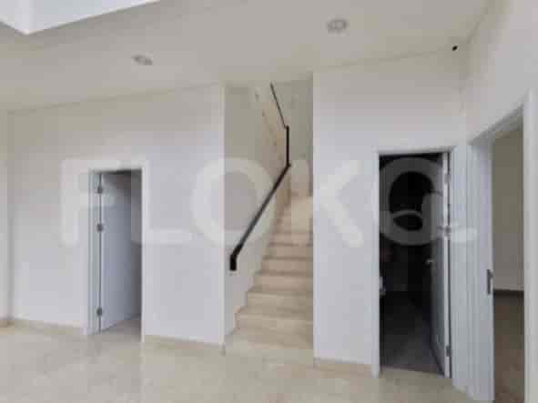 Disewakan Rumah 3 BR, Luas 120 m2 di Perumahan Riviera At Puri - Metland , Tangerang - RHAee3 3