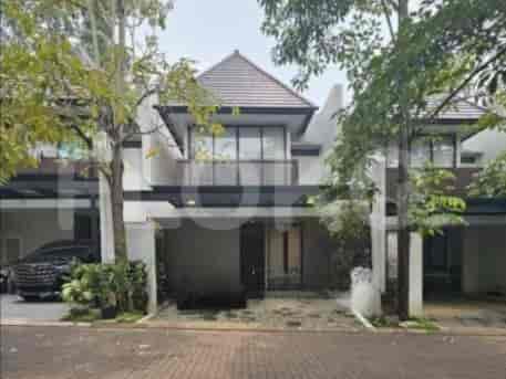 Dijual Rumah 3 BR, Luas 145 m2 di Serenia Hills, Lebak Bulus - RHAS8f0 1