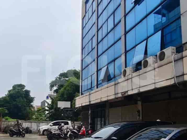 300 sqm, shophouse for sale in Jalan Perjuangan, Kebon Jeruk 1