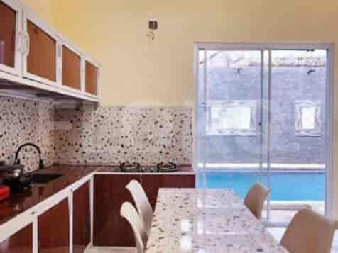 Dijual Rumah 5 BR, Luas 236 m2 di Tanah Baru - Depok, Depok - RHAS1a7 4