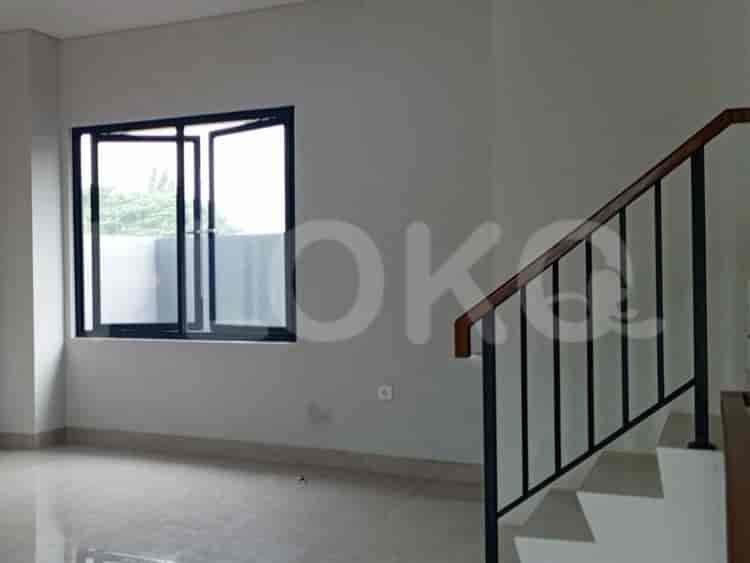 Disewakan Ruko Luas 200 m2 di Jalan Raya Alternatif Cibubur, Cibubur - RKR1e0 3