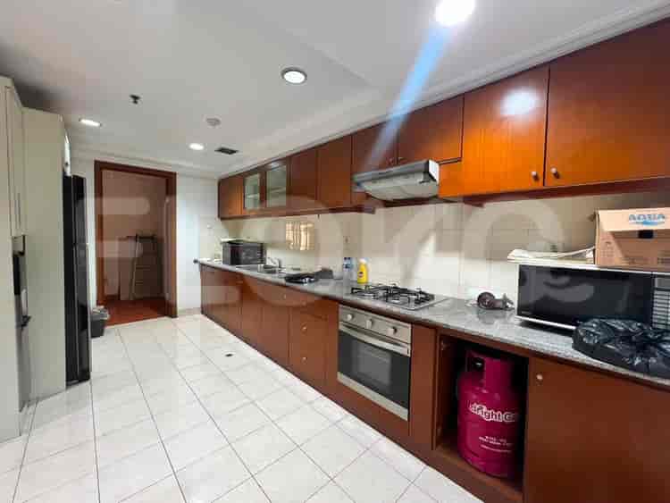 3 Bedroom on Middle Floor for Rent in Kusuma Chandra Apartment - fsu6af 3