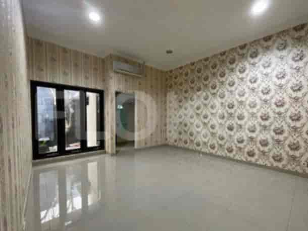 Disewakan Rumah 3 BR, Luas 200 m2 di Kebayoran Baru, Gandaria - RHAeca 3