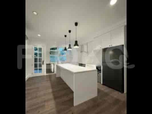 Dijual Rumah 5 BR, Luas 900 m2 di Cluster di Kemang, Kemang - RHASfc3 2