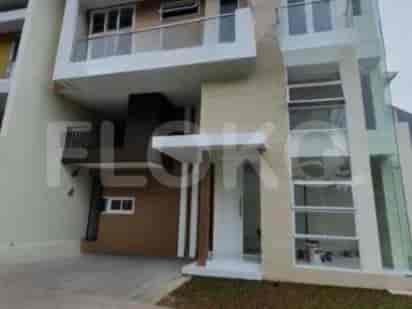 Dijual Rumah 4 BR, Luas 236 m2 di Pasar Minggu - Jakarta Selatan, Pasar Minggu - RHAS345 1