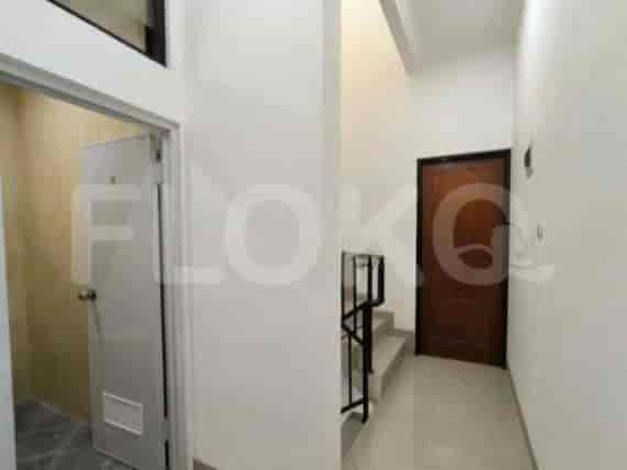 RHAS3bc | House for Sale in West Jakarta, 3 Floors with Carport 3