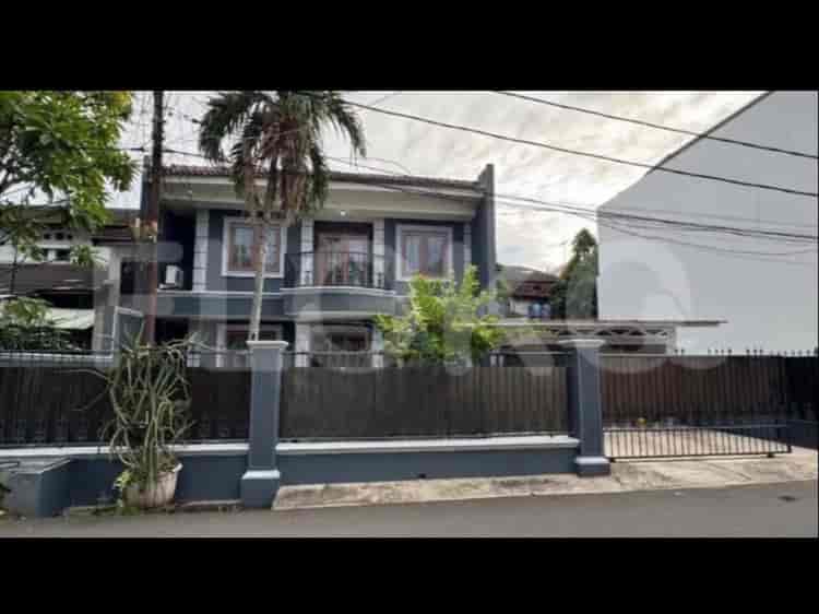 Disewakan Rumah 3 BR, Luas 180 m2 di Cilandak - Jakarta Selatan, Cilandak - RHAc12 1