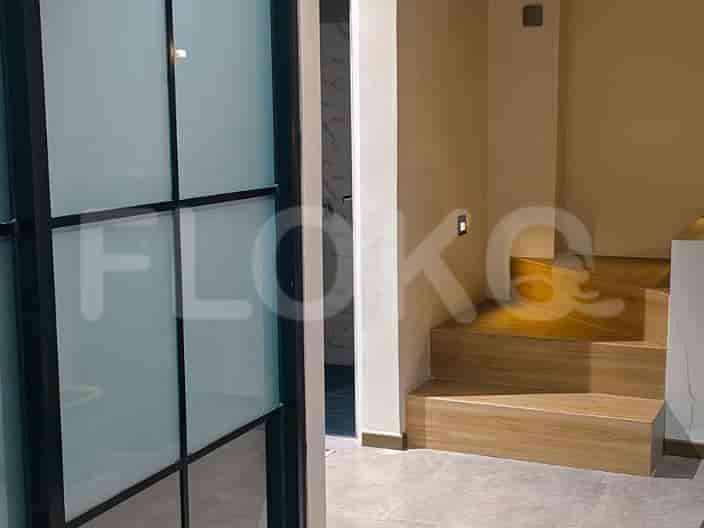 Dijual Ruko Luas 300 m2 di Jalan Perjuangan, Kebon Jeruk - RKS6da 2