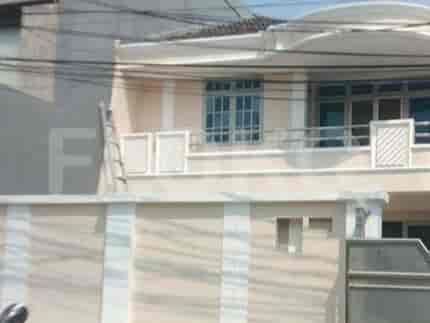 Disewakan Rumah 3 BR, Luas 350 m2 di Janur Elok Kelapa Gading, Kelapa Gading - RHA68a 1