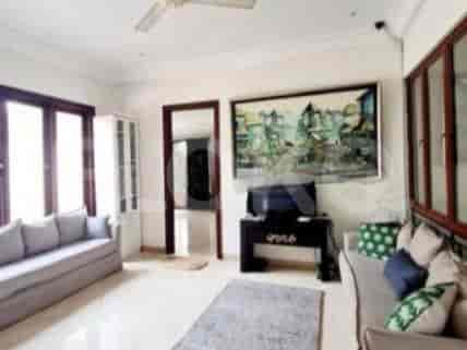 RHAS304 | House for Sale in Tangerang with Pool & Balcony 2