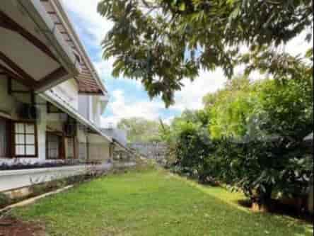 300 sqm, 4 BR house for sale in Lebak Bulus - Jakarta Selatan, Lebak Bulus - RHAS11e 5