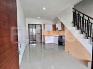 Dijual Rumah 2 BR, Luas 60 m2 di Green Lake City, Tangerang - RHAS6e9 1