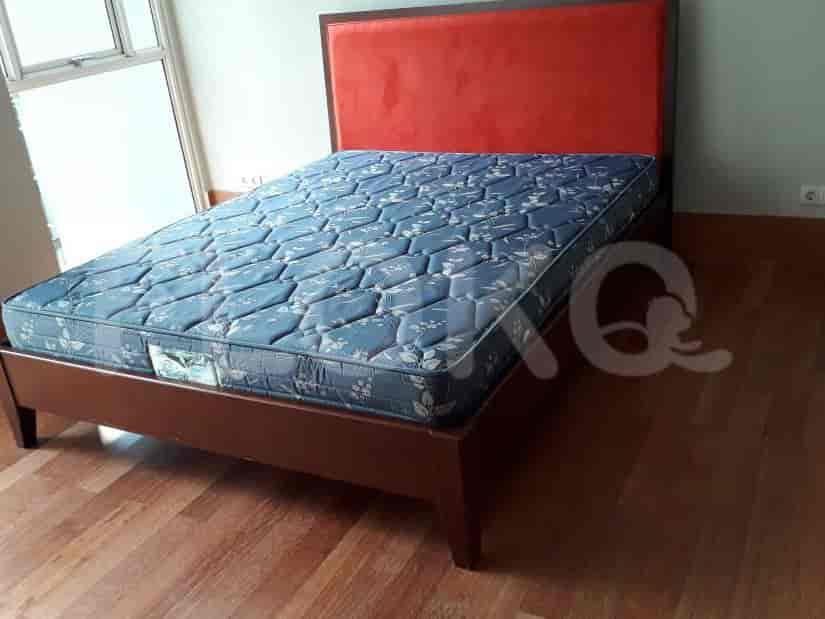 Bedroom with bed.