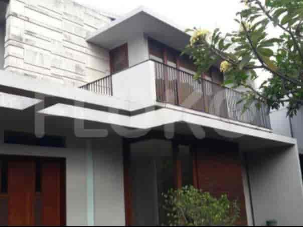 Disewakan Rumah 4 BR, Luas 650 m2 di Tebet - Jakarta Selatan, Tebet - RHA704 1