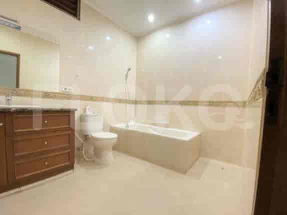 Disewakan Rumah 4 BR, Luas 350 m2 di Jl. Panglima Polim, Gandaria - RHA122 5