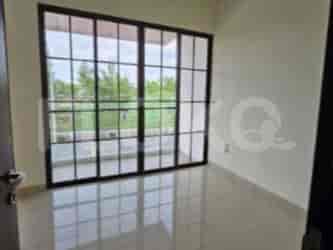 Dijual Rumah 2 BR, Luas 60 m2 di Green Lake City, Tangerang - RHAS6e9 3