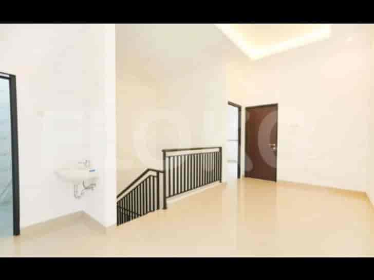 RHAS054, 2-Floor House in Puri Indah for Sale | Spacious 3BR 2