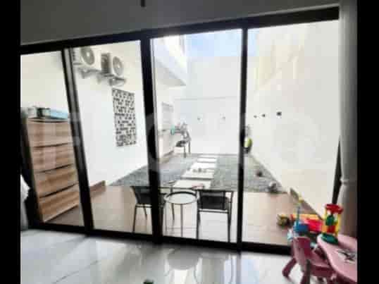 Dijual Rumah 4 BR, Luas 250 m2 di Sutera Victoria 6 - Alam Sutera, Tangerang - RHASbf3 3