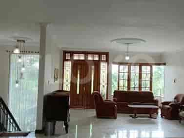 Disewakan Rumah 7 BR, Luas 650 m2 di Jalan Randu, Pasar Rebo - RHA86c 3