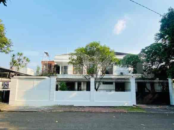 Disewakan Rumah 6 BR, Luas 600 m2 di Kuningan, Kuningan - RHA663 1