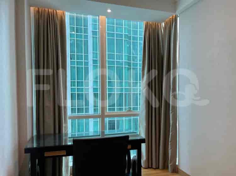 Tipe 3 Kamar Tidur di Lantai Menengah untuk disewakan di The Peak Apartemen - fsue28 3