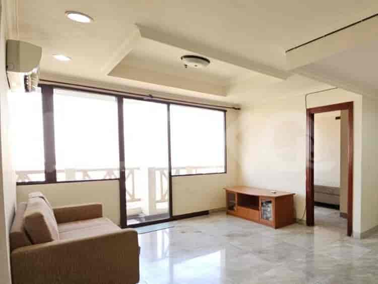 Tipe 3 Kamar Tidur di Lantai Menengah untuk disewakan di Simprug Indah - fsi3fe 1