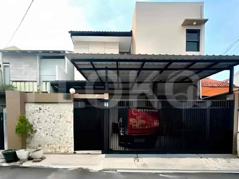 11BR House Cilandak for Sale with Negotiable Price | RHASac5, 2 Floors 1