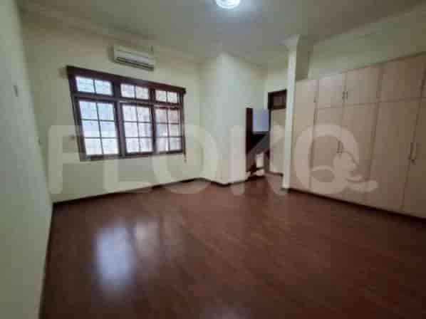 Disewakan Rumah 4 BR, Luas 300 m2 di Kebayoran Baru, Gandaria - RHA6ec 3