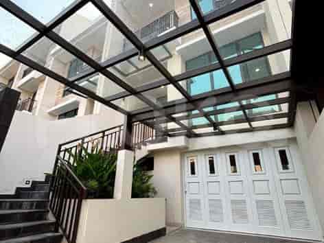 Dijual Rumah 4 BR, Luas 293 m2 di Pondok Indah , Pondok Indah - RHAS51c 2