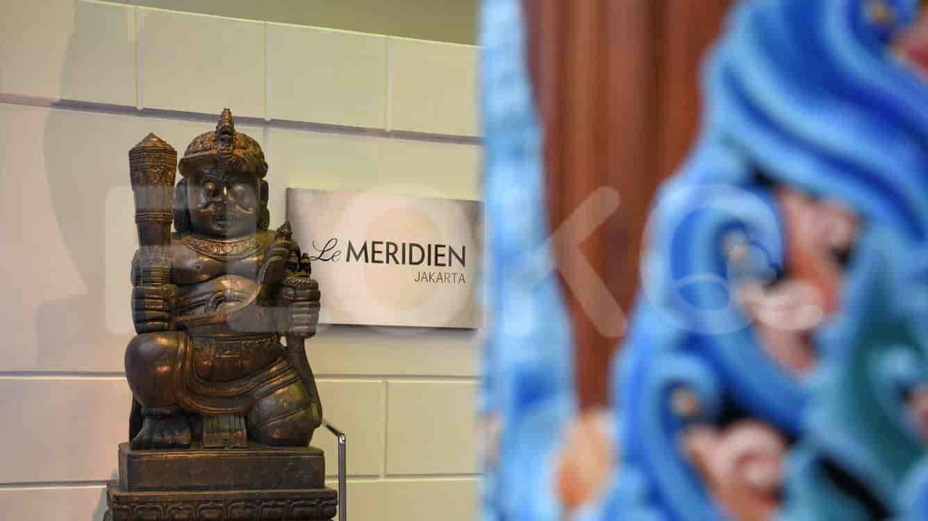 le meridien sign_nw.jpg