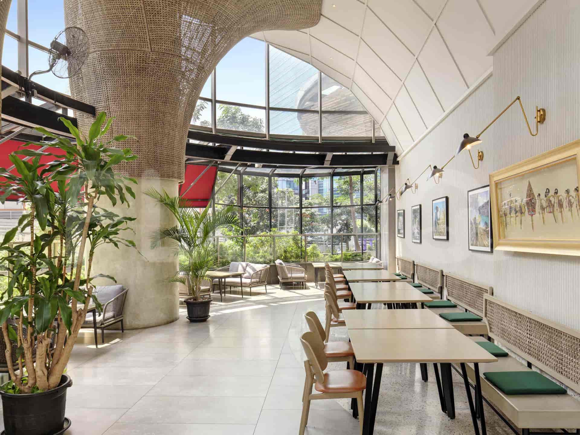mercure gatsu cafe_nw.jpg