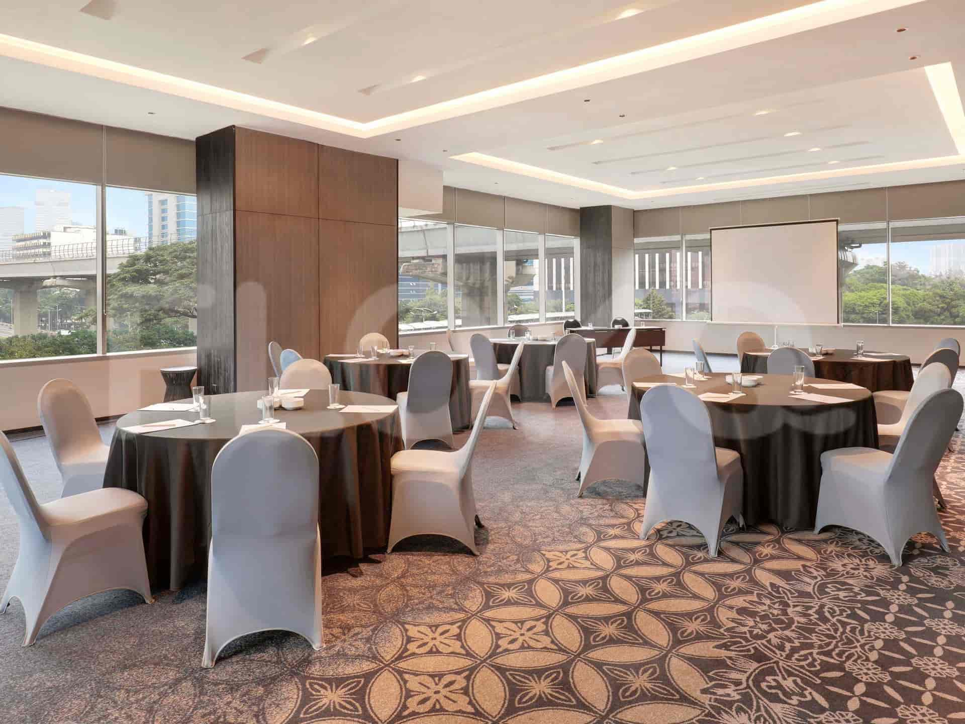 mercure gatsu meeting3_nw.jpg