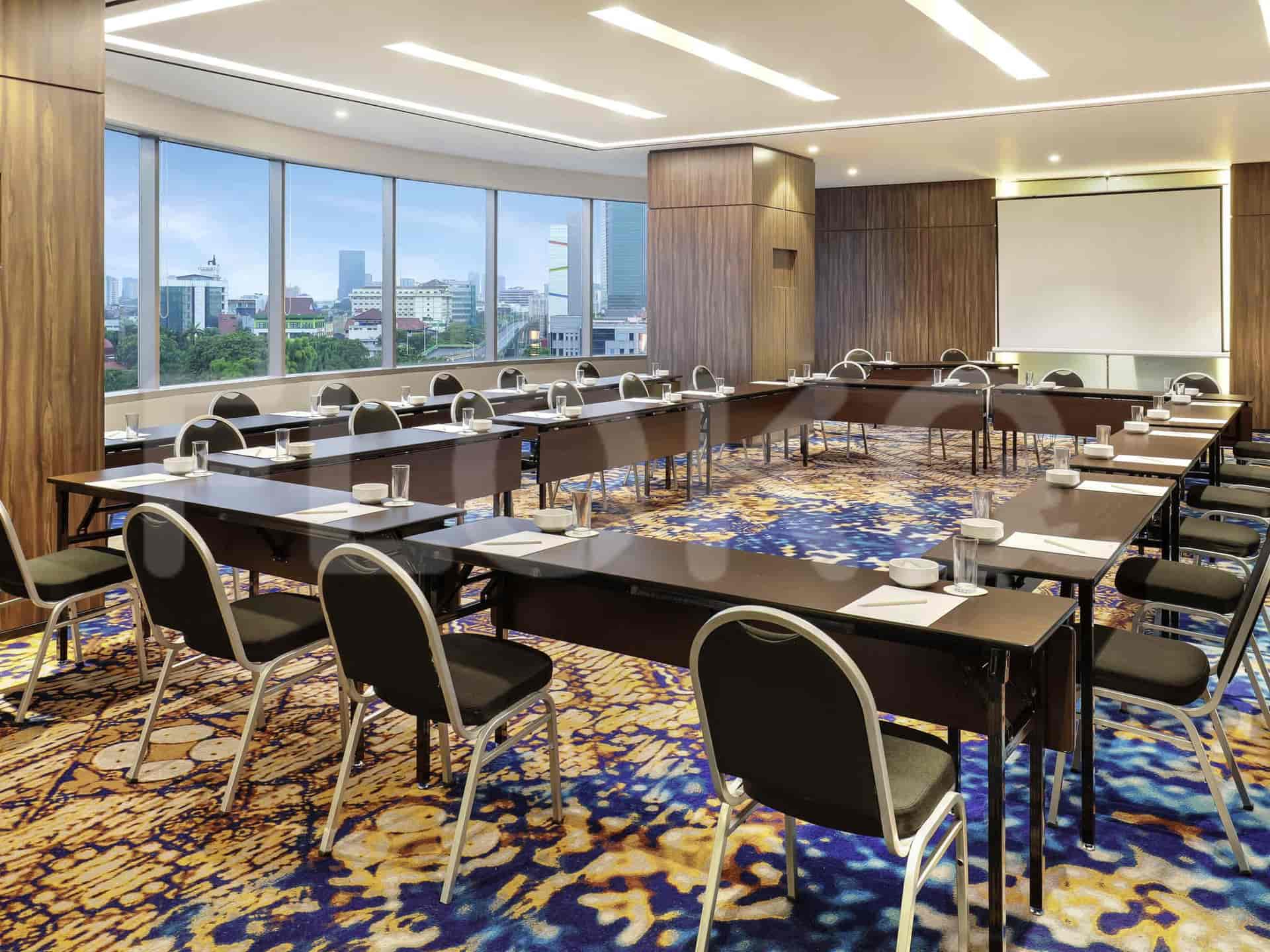 mercure gatsu meeting_nw.jpg
