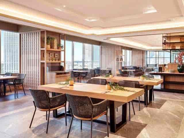 mercure gatsu resto4_nw.jpg