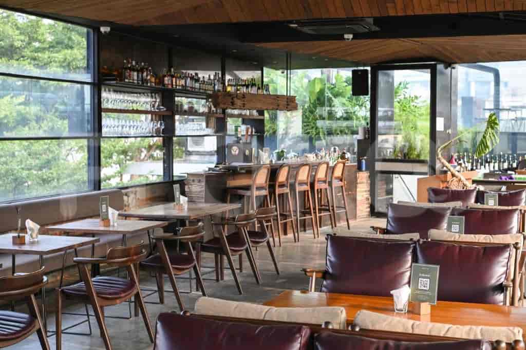miers bar_nw.jpg