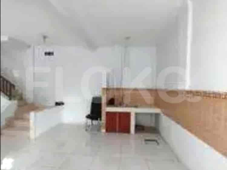 Disewakan Ruko Luas 180 m2 di Jalan Taman Surya, Cengkareng - RKR224 3