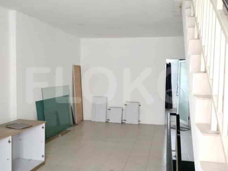 Disewakan Ruko Luas 234 m2 di Puri Mansion, Cengkareng - RKR1e5 3