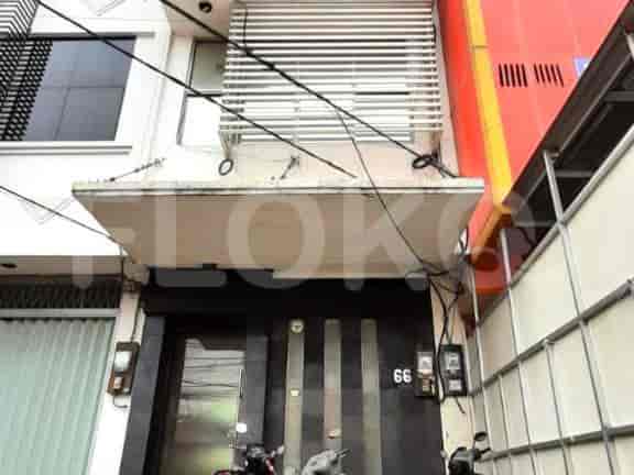 220 sqm, shophouse for rent in Jalan Tebet Barat Dalam, Tebet - RKR2f8 1