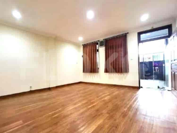 281 sqm, shophouse for rent in Jalan Petojo, Tanah Abang - RKRddf 2