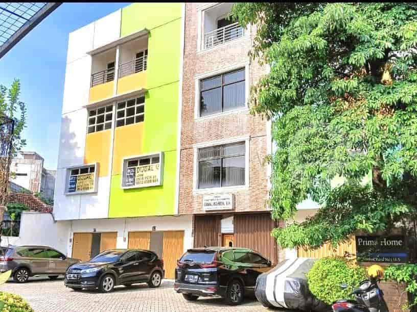 Dijual Ruko Luas 675 m2 di Jalan Tambak, Menteng 1