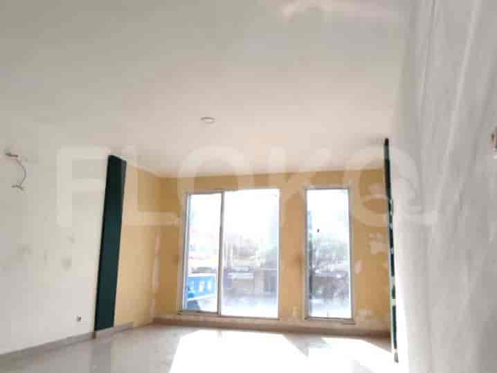 Disewakan Ruko Luas 260 m2 di Jalan Taman Palem, Cengkareng - RKR4a6 3