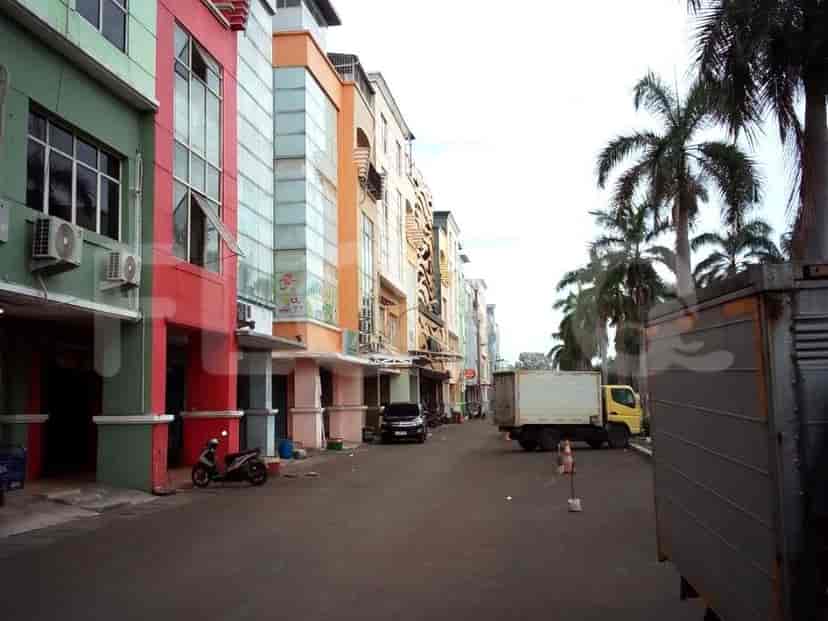 Dijual Ruko Luas 303 m2 di Jalan Mutiara Palem, Cengkareng 2
